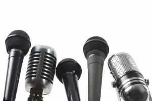 Read more about the article THE 10 BEST MICROPHONES FOR LIVE VOCAL PERFORMANCES