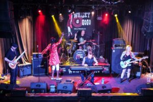 Read more about the article TWOFEW Talk Upcoming Album Lovestruck, New Single “When The Stars Burn Out” Featuring Dues Lee, Whisky a Go Go show, and Much More! Exclusive Interview