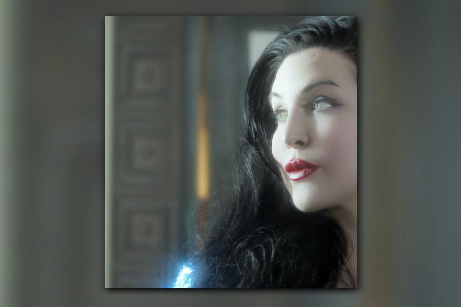 Read more about the article SAVARRE’s “Awake” Offers a Moment of Clarity in a Noisy World